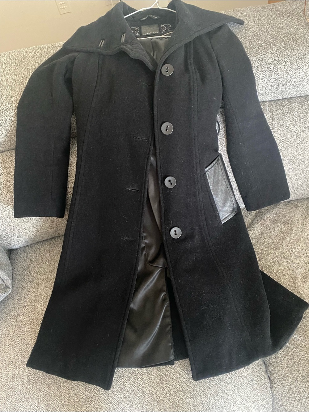 Wool cashmere coat with leather detail